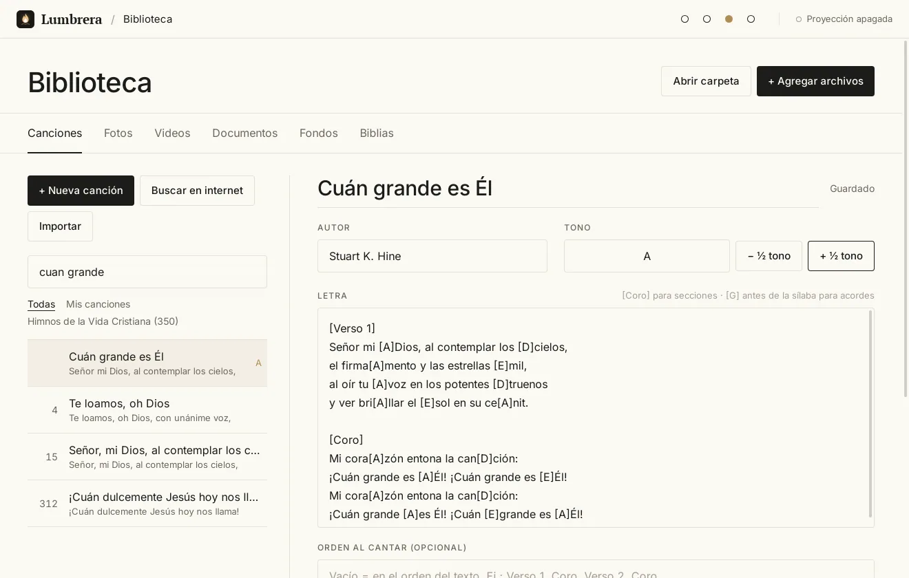 Editor de canciones: la letra de «Cuán grande es Él» con sus acordes y los botones para subir o bajar medio tono